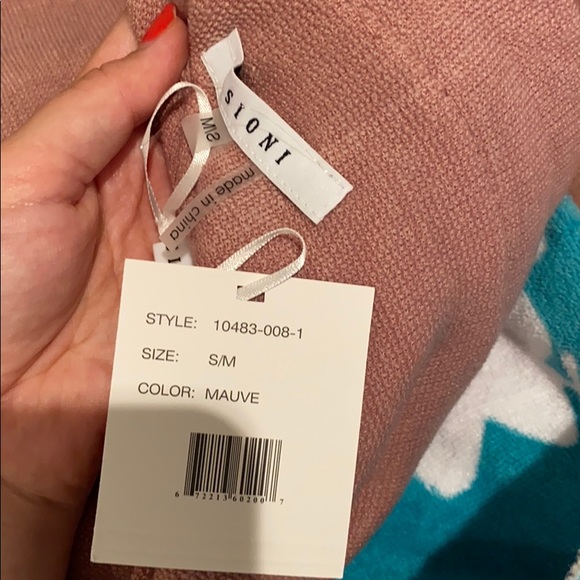 NWT Sioni Faux Fur Cape - Picture 7 of 9